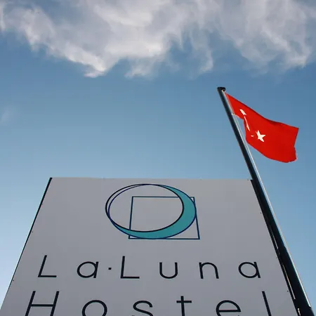 La Luna Hostal *