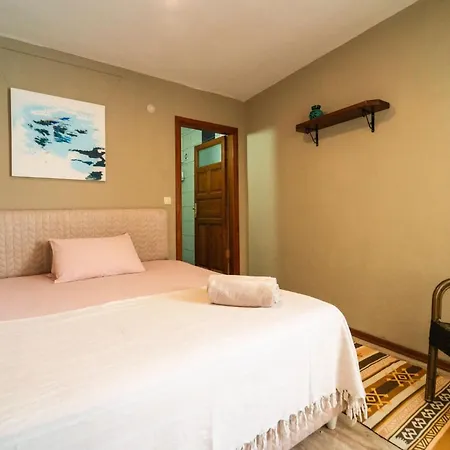 La Luna Hostel *